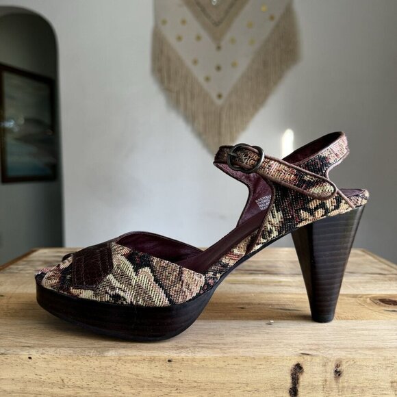 Kenzie Rachelle Burgundy Brocade Brown Platform Ankle Strap Peep Toe Sandal - Picture 9 of 17